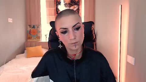 sweet_n_strong online show from July 6, 11:15 am