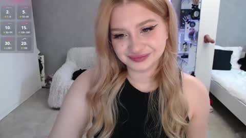 sweet_nicole_333 online show from April 2, 7:28 am