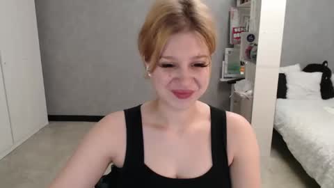 sweet_nicole_333 online show from November 27, 9:45 am