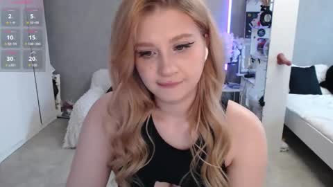 sweet_nicole_333 online show from April 8, 8:49 am