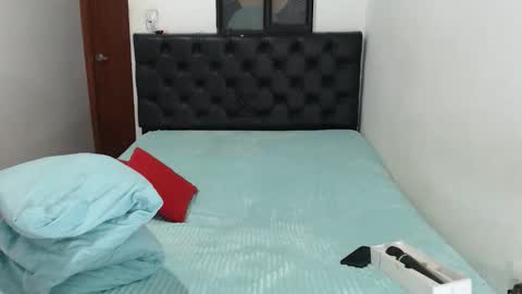 petite sweet online show from May 11, 1:13 pm