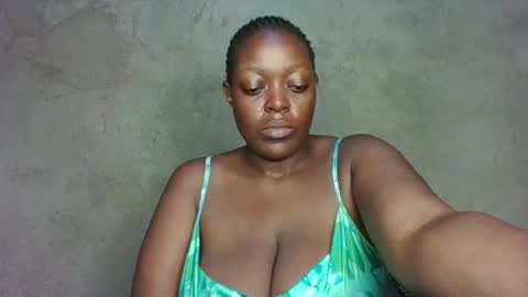 sweet_pie29 online show from May 1, 2:15 am