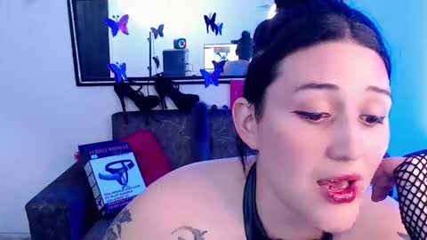 sweet_poison_666 online show from April 8, 10:01 pm