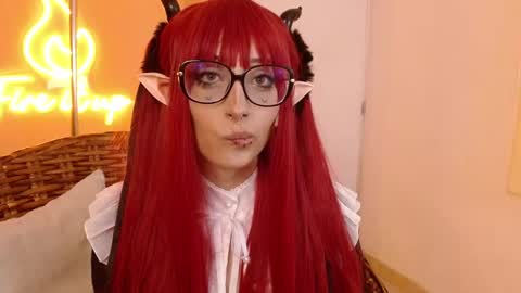 Roxanee online show from May 24, 9:25 pm