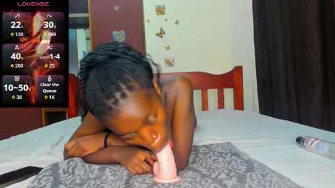 sweet_squirter254 online show from March 22, 9:43 pm