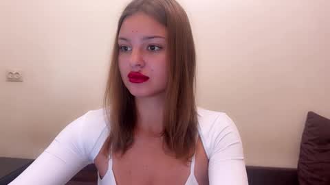 Snapshot of sweet_strawberr chatting on September 27, 7:26 am sweet_strawberr online show from September 27, 7:26 am