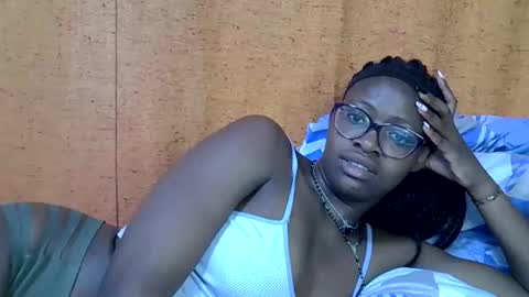 sweet_zarah online show from April 12, 8:28 am