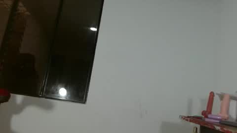 Snapshot of sweetangel2582 chatting on February 6, 1:43 pm valentina online show from February 6, 1:43 pm