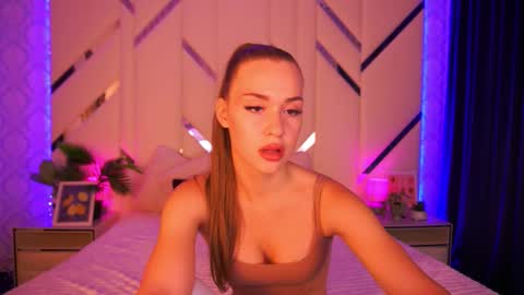 SweetAngellic online show from September 27, 1:51 pm