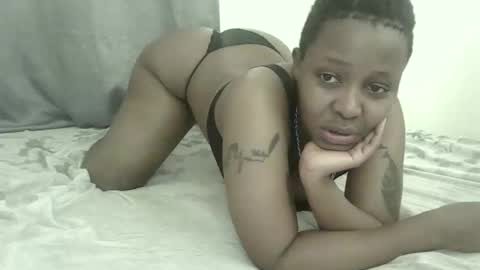 sweetass689 online show from September 18, 5:39 am