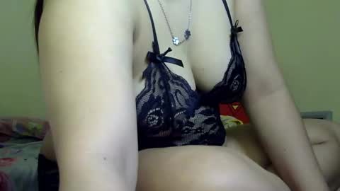 Snapshot of sweetbeverly4u chatting on February 10, 4:08 am sweetbeverly4u online show from February 10, 4:08 am