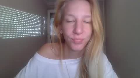 MayaBlonde online show from September 22, 5:39 am