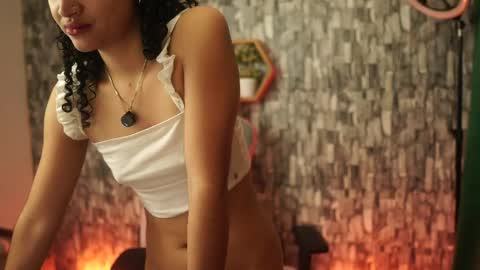 Salom independent model online show from May 15, 11:18 pm