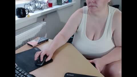 Sweetboobs85h online show from February 7, 9:26 am