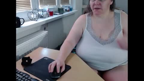 Sweetboobs85h online show from February 22, 9:45 am