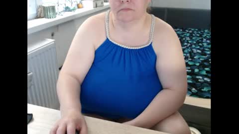 Sweetboobs85h online show from May 4, 10:52 am