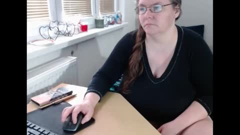 Sweetboobs85h online show from February 4, 8:24 am