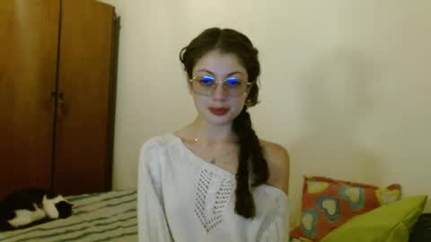 sweetcalm_ online show from May 22, 4:43 am