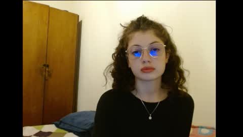 sweetcalm_ online show from February 5, 4:04 am