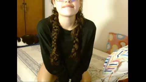 sweetcalm_ online show from May 8, 5:10 am