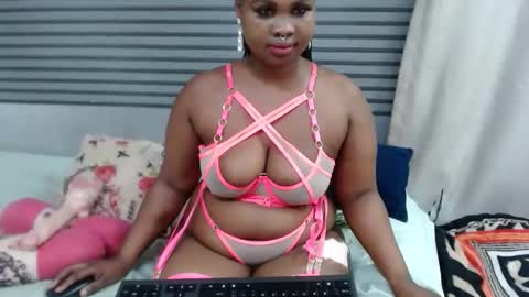 queen online show from March 22, 9:32 pm