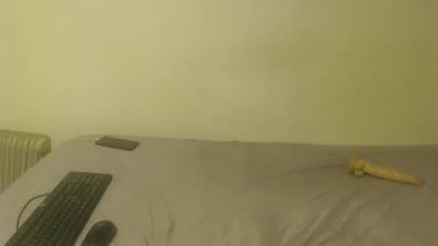 queen online show from March 26, 6:42 pm