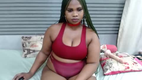 queen online show from March 21, 9:31 pm