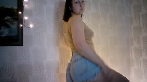 sweetchealy online show from May 20, 9:06 am
