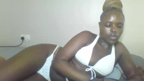 sweetclit99 online show from February 5, 1:30 am