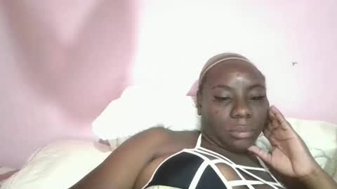 sweetdarkapple1 online show from October 2, 12:43 pm