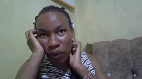 sweetdiva2012 online show from December 6, 2:46 am