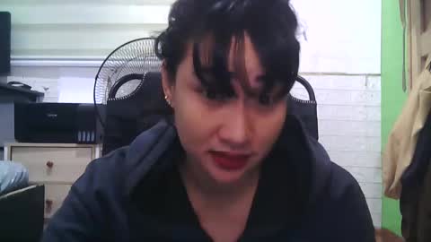 Snapshot of sweetgemini23 chatting on December 12, 4:53 pm Jean online show from December 12, 4:53 pm