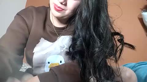 Ana Mara  i cant Make noise My family is here  online show from March 25, 5:00 am