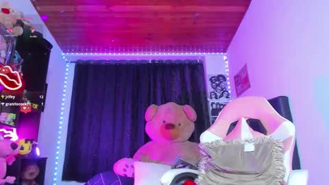   online show from February 10, 3:53 am