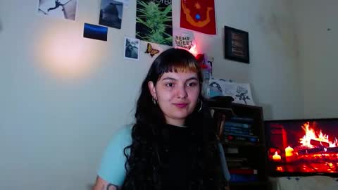Snapshot of sweetie_maryy chatting on February 23, 11:43 pm Maria  my insta sweetie maryy   online show from February 23, 11:43 pm