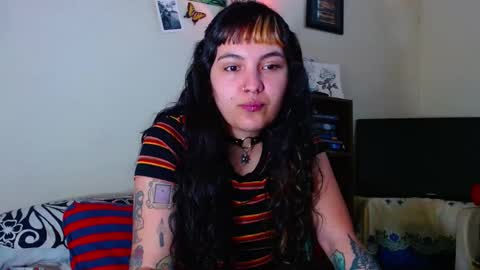 Snapshot of sweetie_maryy chatting on February 25, 5:40 pm Maria  my insta sweetie maryy   online show from February 25, 5:40 pm