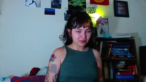 Snapshot of sweetie_maryy chatting on February 12, 4:33 pm Maria  my insta sweetie maryy   online show from February 12, 4:33 pm