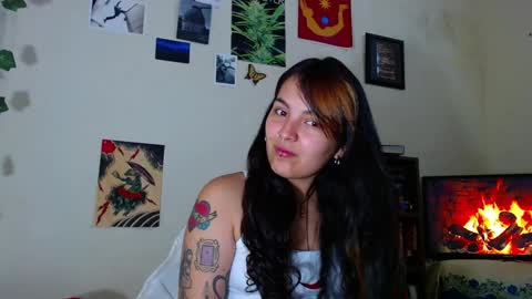 Snapshot of sweetie_maryy chatting on February 1, 3:41 am Maria  my insta sweetie maryy   online show from February 1, 3:41 am