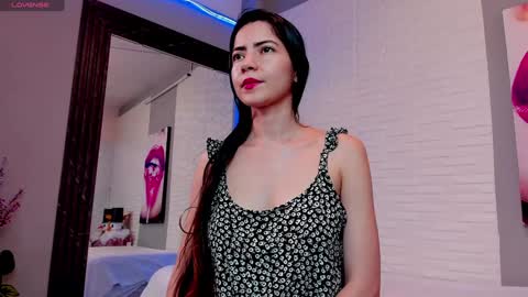 Snapshot of sweetieandjuiicy chatting on December 4, 2:59 pm Call me Nataly  online show from December 4, 2:59 pm