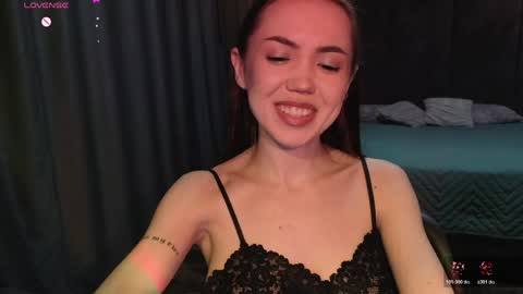 sweetieee_kira online show from May 22, 3:26 am