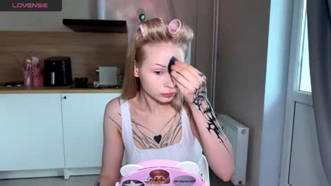sweetie Lisa3 online show from May 14, 5:57 am