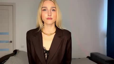 sweetilun online show from April 3, 10:46 am