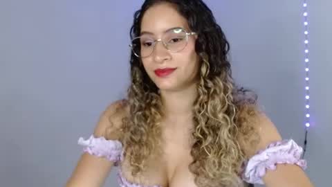 SWEET LATINA online show from August 4, 7:31 pm
