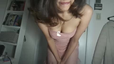 Snapshot of sweetlilyinthewild chatting on September 23, 6:22 am Lily online show from September 23, 6:22 am