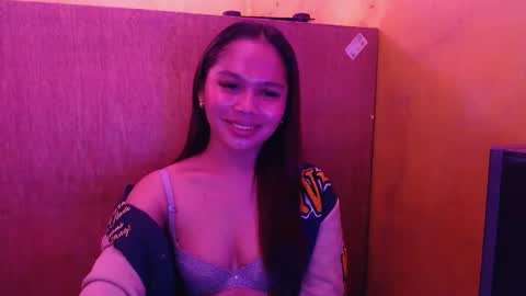 Snapshot of sweetlovelykazzz chatting on October 14, 8:22 pm My name is Lyka online show from October 14, 8:22 pm