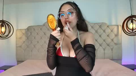 sweetlyundone online show from May 24, 9:25 pm