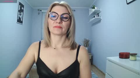 sweetmarthaaa online show from January 16, 5:11 am