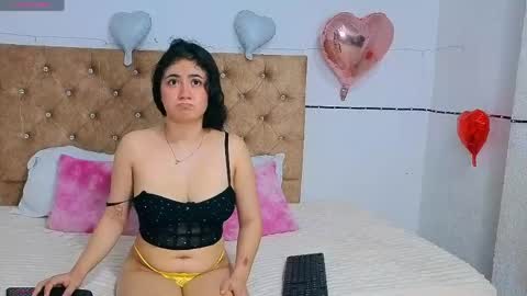 sweetmiel_ online show from May 16, 1:30 am