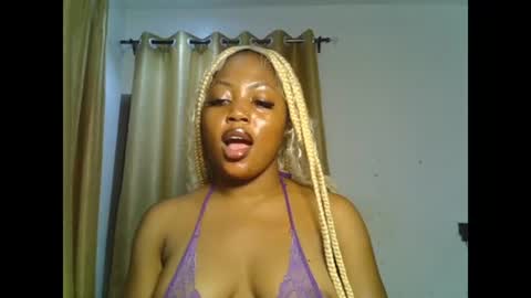 sweetmila9 online show from July 7, 7:23 am