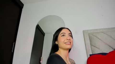sweetmili133 online show from May 6, 5:06 pm